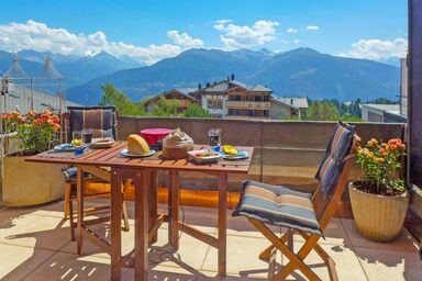 Jeanne D'Arc Apt. E-36 - Jeanne D'Arc Apt. E-36 .9