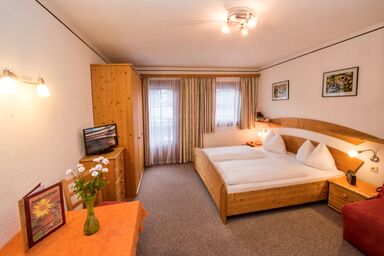 Grafengut - Doppelzimmer mit Kinderausziehbett