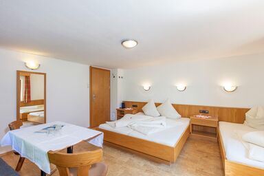 Frühstückspension Arnold Alois - Dreibettzimmer