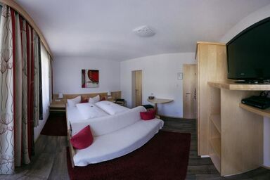 Haus Charlotte - Doppelzimmer mit Dusche, WC Nr. 5