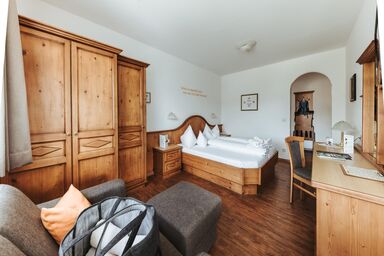 Regitnig - 4* Hotel & Chalets - Z-ZI-FIS26 Doppelzimmer 1-5 Nächte HP