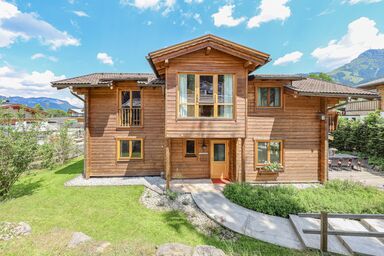 Gartenhotel Rosenhof - Das Paradies bei Kitzbühel - Chalet Villa Rosa im Hotelgarten