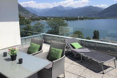 Attica-Wohnung mit grosszügiger Terrasse und herrlicher Aussicht nahe der Seepromenade