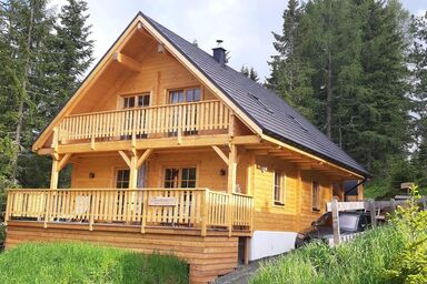Gemütliches Holzhaus Schwabenhütte auf der Hochrindl
