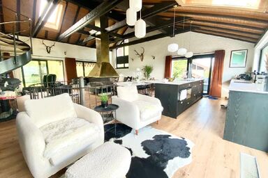 Chalet mit Garten, Grill und Terrasse