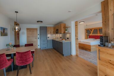 Gästehaus beim Foidlmoar Familie Höflinger - (3) Suite Rothirsch, 1. OG mit Balkon zum Garten, 53 qm