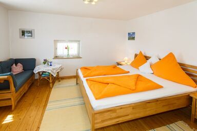 Café Chiemgau und Gästehaus - Appartement 11 Zinnkopf, 30qm, Balkon, Kochnische, 1 Wohnschlafzimmer, WLAN, 2 P