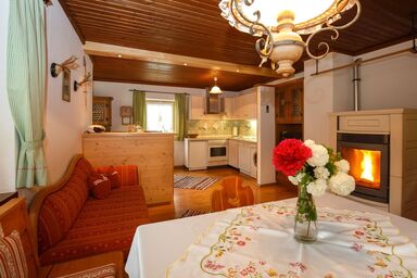 Ferienhaus Hallweger inkl. Chiemgaukarte - Ferienhaus 100qm, Balkon, Terrasse, Küche, 2 Schlafzimmer, Wohnschlafzimmer, 5P.