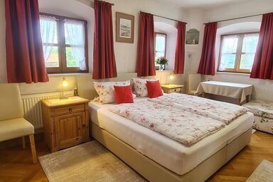 Lamplhof - 4-Sterne-Doppelzimmer mit Bergblick
