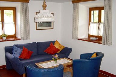 Ferienwohnung Diechtler inkl. Chiemgaukarte - Ferienwohnung West 55qm,Terrasse, Küche, 2 Schlafzimmer, Wohnzimmer, max 4 P.