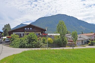 Ferienwohnungen "Am Golfplatz" inkl. Chiemgaukarte - Appartement Almblick u. Mansarde 60 qm, 1 Schlafz., 1 Wohnschlafz., Terr. WLAN