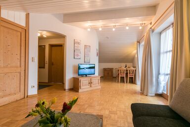 Haus Sonnenrose - Ferienwohnung 6 für 4 Personen, mit extra Schlafzimmer und Küche