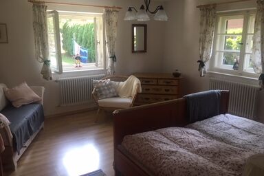 Haus in der Sonne Unterwössen - Ferienwohnung 66 m², 2-4 Personen, 2 Schlafzimmer, Wohnküche, Bad/WC, Terrasse