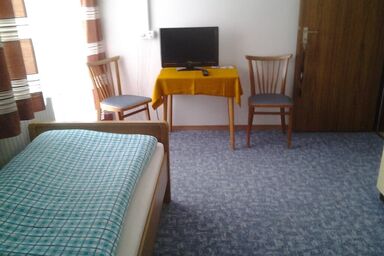 Gasthaus und Pension Stanek - Zweibettzimmer mit Balkon