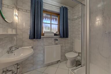 Ferienwohnungen Leithenwald - Ferienwohnung Arber mit 1 Schlafzimmer 2x Dusche/WC