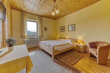 Bauernhofpension Runenhof mit Verpflegung (Hallenbad) - Zimmertyp Einfach 1. Etage