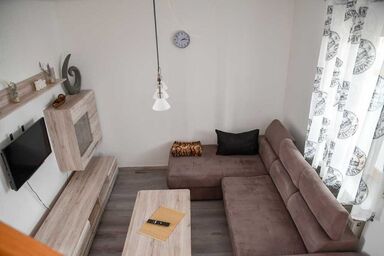 Landgasthof Benjamin - Galerie Wohnung 2 (45 qm) mit Einzelbetten und Küche