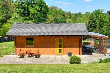Gästehaus am Burgberg - Ferienhaus Fichte mit WLAN und Terrasse