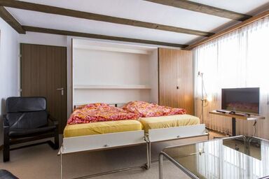 Ferienwohnung Crestahüs 2 Altermatt, Obersaxen-Misanenga - 2.5 Zimmer Ferienwohnung Nr. 1 für max. 4 Pers.