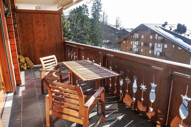 Rhodonite 24 - Rhodonite 33 .5