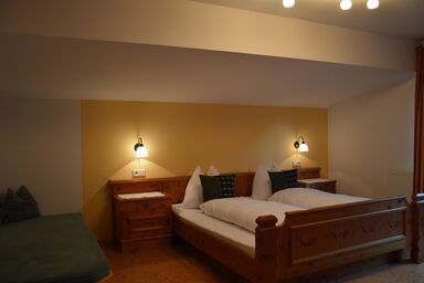 Haus Salvenmoser - Fam. Salvenmoser - Doppelzimmer mit Dusche, WC,TV,Balkon