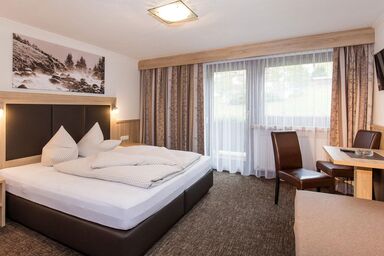 Haus Emil - Doppelzimmer mit Balkon, Shortstay