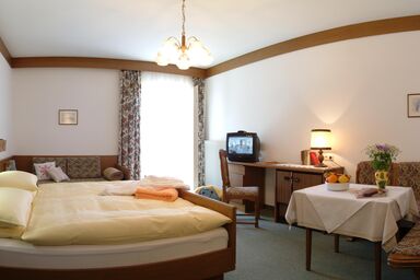 Friedrichsburg - Dreibettzimmer mit Dusche od. Bad, WC