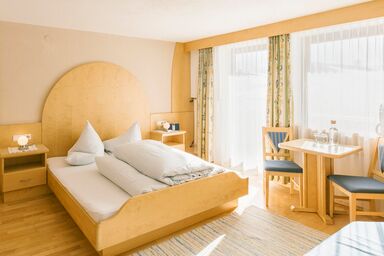 Haus Heidehof - Doppelzimmer mit Zustellbett, Kurzurlaub