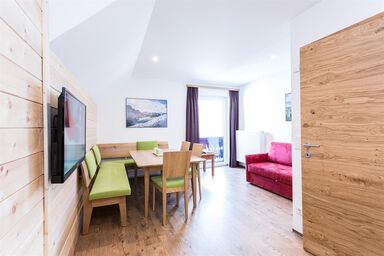 Rest Apartments & Suiten - Apartment/1 Schlafraum/Burgblick