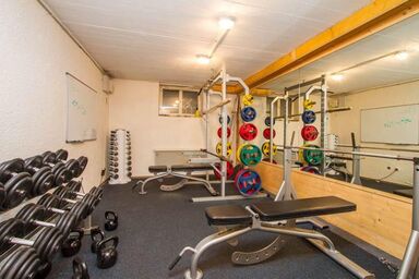 Pension Haus Tirol - Vierbettzimmer mit Dusche, WC