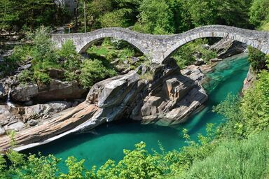 Ferienhaus im romantischen Verzasca Tal, Baden im Fluss, ideal für Familien und Wanderfreunde