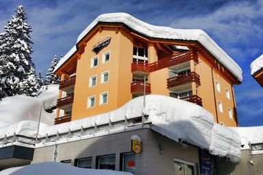 Aparthotel S-Bernardino SA, (San Bernardino).