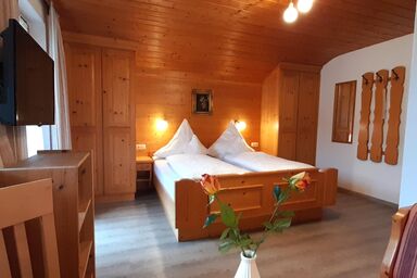 Knapphof - Doppelzimmer 1 mit Dusche/WC