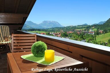 Ferienwohnungen Fam Michael Neumaier - 2-Raum-Wohnung Kaiserwinkl Studio - Dusche/WC, Küche und Balkon