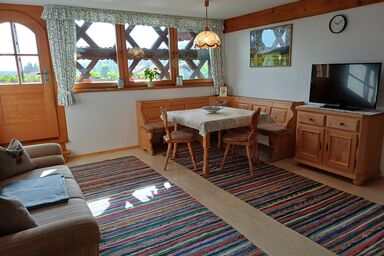 Bachtelhuber-Hof - Ferienwohnung 60QM für 4 Pers., 2 Schlafzimmer, 1 Wohnküche, Balkon, Dusche/WC