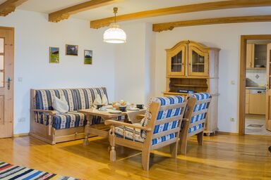 Maurerhof inkl. Chiemgaukarte - Fewo (82qm), Balkon, Küche, 1 Schlaf- und 1 Wohn-/Schlafzimmer, max 3 Personen