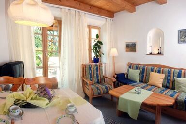 Ferienwohnung Bachl - Ferienwohnung mit 44 qm, Terrasse, Kochnische und 1 Schlafzimmer für 4 Personen
