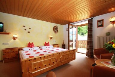 Bojernhof inkl. Chiemgaukarte - Alm2 Appartement 30qm, Balkon, Kochni., 1 Wohnschlafzimmer, WLAN, max 2 Pers.