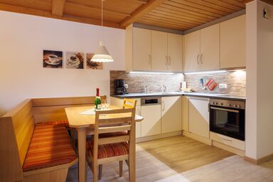 Ferienwohnungen Gastager inkl. Chiemgaukarte - III, Ferienwohnung Unternberg 46qm, Balkon, Kochnische, 2 Schlafzimmer, 1 Wohnz.