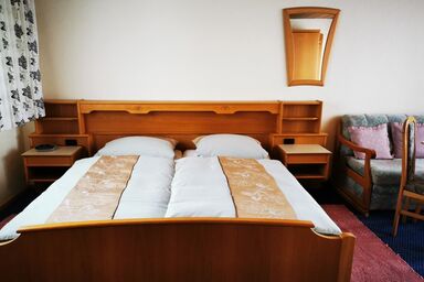 Nichtraucher Gästehaus Schönfeld - Mehrbettzimmer Dusche/WC