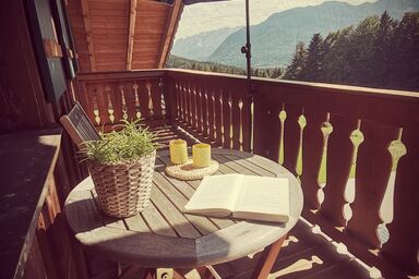 Ferienwohnung Reinbrechthof - Fewo - 4 Personen+, 70qm, 2 SZ, Balkon, Wohnküche, einzigartige Lage, WLAN