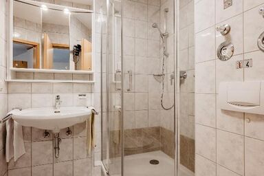 Appartementhaus Würding - Getrennter Wohn-Schlafraum C (37qm) mit Balkon