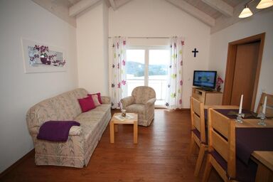 Familienbauernhof König - Ferienwohnung Frühling