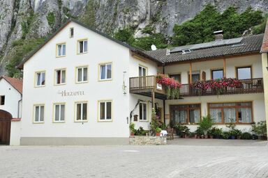Pension Holzapfel - Mehrbettzimmer für 3 Personen, 16qm