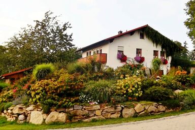Bio Ferienhof Winkler - Fewo Tittling-Fürsteneck (110qm) für 6 Personen mit großen Balkon