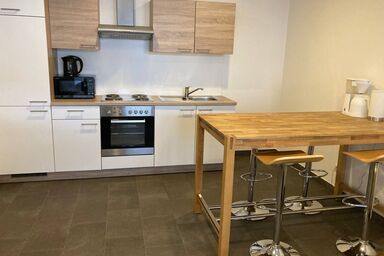 Ferienwohnungen und Monteurunterkunft "Mainbogen-Blick" - Ferienwohnung / Deluxe Apartment 2