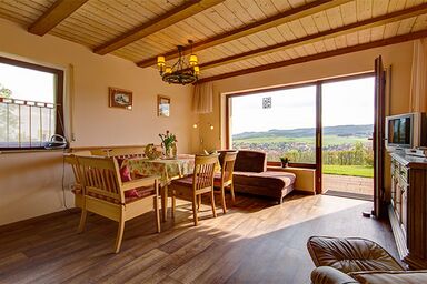 Ferienwohnungen Talblick 3 - Ferienwohnung Stadtblick (63qm) mit Sonnenterrasse