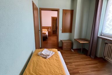Gasthaus & Metzgerei Besenhardt - Durchgangszimmer