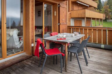 Racer's Retreat Apt.2 - Racer's Retreat Apt.12 .2