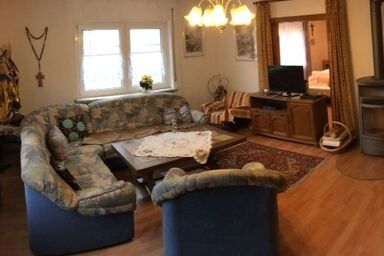 Große Ferienwohnung in Gosberg mit Terrasse, Garten und Grill - Große Ferienwohnung in Gosberg mit Terrasse, Garten und Grill .1